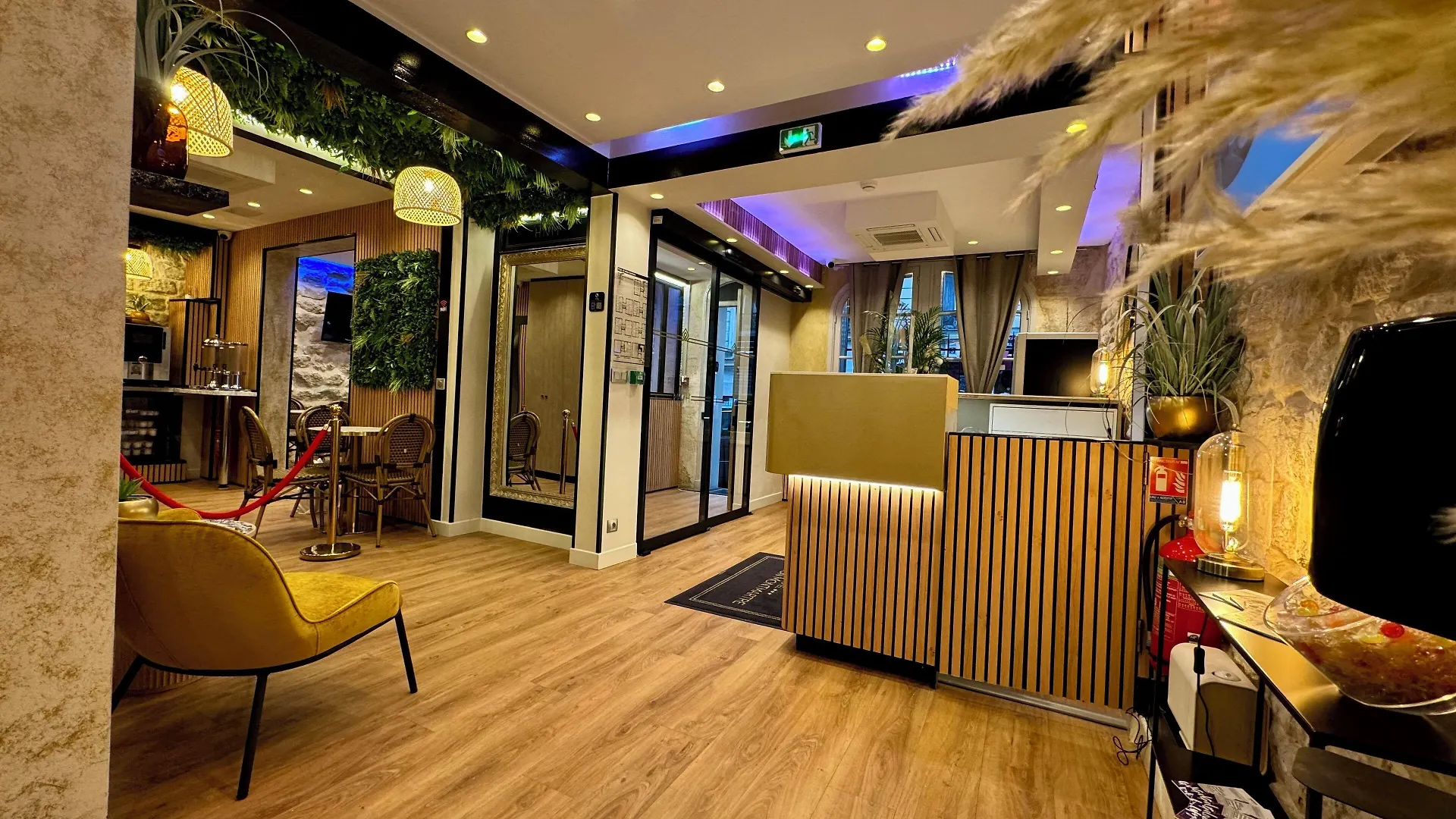 11 Hôtels Budget à Montmartre Qui Valent Vraiment le Détour